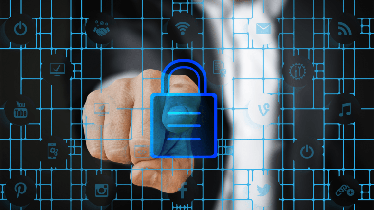 sosyal medyanın güvenliğinin simgeleyen görsel